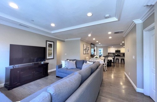 Northeast Anaheim House | Stunning Pool/Jac Home: 5 EnSuites & Game Room