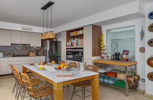 Manilva Villa | Stunning private villa for 8 people with WIFI, private pool, A/C, TV and patio