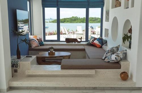 Kuta Selatan Villa | Stunning Sea Front Villa 4BR Nusa Dua