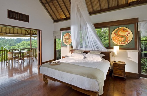 Melayang Villa | STUNNING VIEW! 6BR Villa W/Waterfall & Feature Garden Near Ubud! W/Pool!