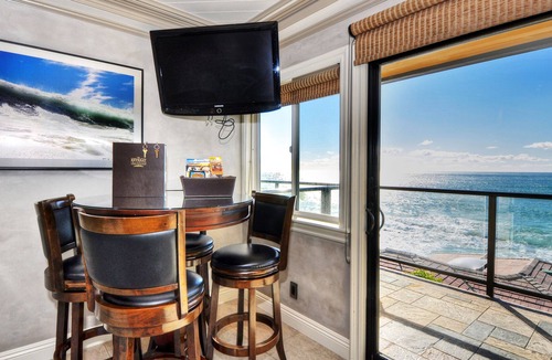 Laguna Beach Villa | Stunning Villa That Will Take Your Breath Away!