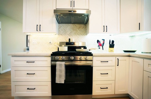 North San Jose House | Stylish Mid-Century Family 4BR Hideaway - San Jose & Milpitas