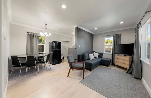 Southeastern Sacramento Apartment | Stylish Private Studio Minutes to Downtown & UCD Med Center