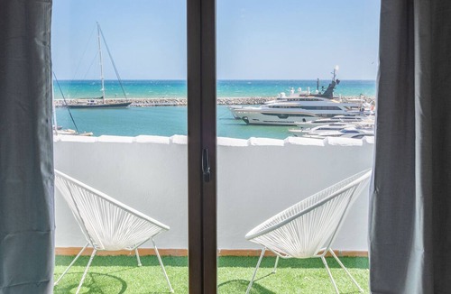 Puerto Banus Apartment | STYLISH5-BEDROOM DUPLEX/PENTHOUSE IN THE HEART OF PUERTO BANUS