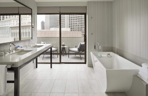 Financial District Hotel | Suite + Connecting Room at a 4⭐️ Hotel