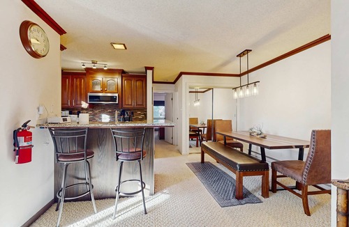 Tahoya Shores Condo | Summit & Shore Chalet With Private Beach Access, Seasonal Pool and Near Ski Resorts