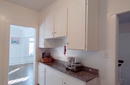 Central Richmond House | Sunny SF House w/Parking, Great Location, Spacious and Convenient to Everything