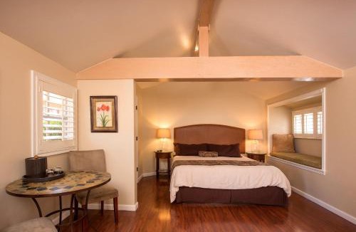 Pacific Grove Hotel | Sunset Inn Pacific Grove