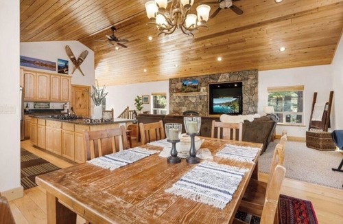 Black Bart House | Superb Mountain View 31-day minimum Furnished 5-bedroom house