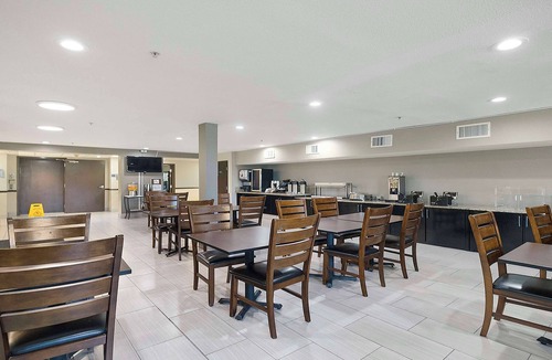 Rocklin Hotel | SureStay Plus Hotel by Best Western Rocklin