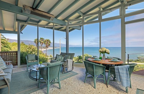 East Mesa House | Surfers Paradise - The Ultimate Ocean View Above Shoreline Drive