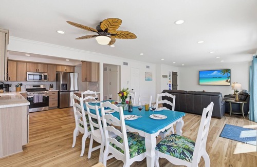 West Newport House | SurfView 8Units A/C* Park12Cars EVChr W/D 16Bikes