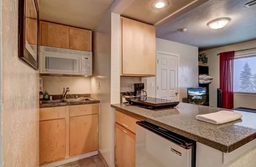 Tahoe Village Condo | Tahoe Mountain Escape - Cozy 1BR/1BA, Epic Views & Adventure Nearby