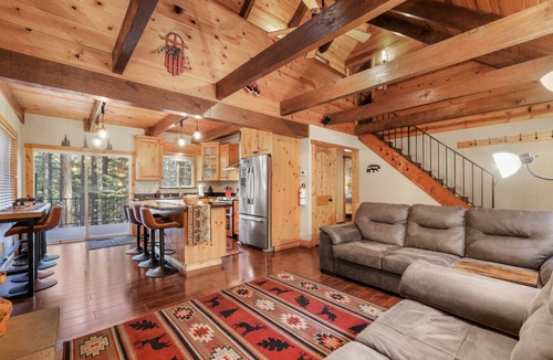 Country Club Estates Cabin | Tahoe Townie - Cozy Cabin in South Lake Tahoe!