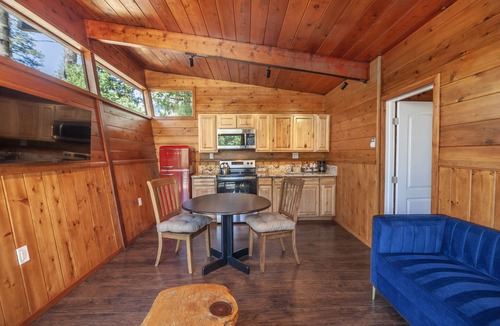 Idyllwild Hotel | Tahquitz Pines Retreat