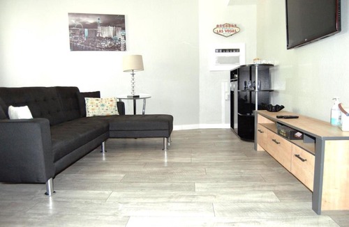 Townsite House | Take it back to simple times with this Retro Retreat!