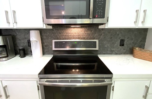 North Beach Condo | Telegraph Hill Dog friendly condo with lovely wraparound garden