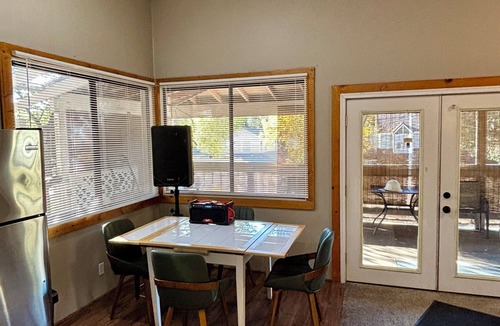Oak View Ski Chalet | Terrific bicycle vacation housenin pleasant Oak View neighborhood adjacent Ojai.