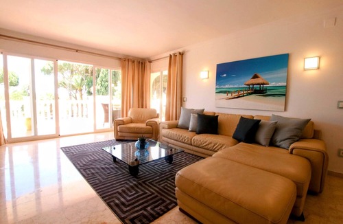 Calahonda Villa | TESS Villa Jacaranda