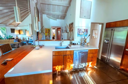 Beverly Glen Villa | The Lillypad: A Unique Picturesque Treehouse in the Mountains of Beverly Hills