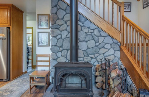 Serene Lakes Cabin | The Lodge: Comfort&Hospitality AC/4bdrm/10 beds/beach