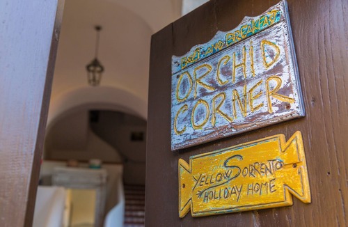 Meta Villa | The Orchid Corner Guesthouse 🇮🇹