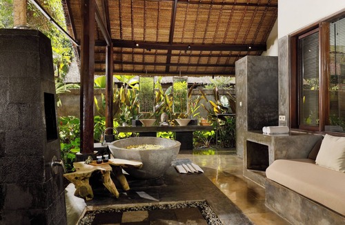 Kaba-Kaba Villa | The Perfect 6BR Estate for a Nature Holiday