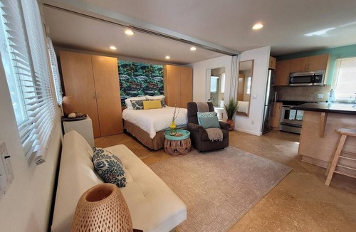 South Mission Beach Condo | This condominium is a 0 bedroom(s), 1 bathrooms, located in San Diego, CA.