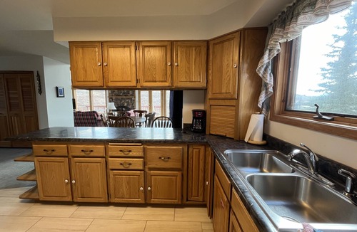Mount Crested Butte House | This cozy budget & pet friendly house is located right near the ski base area