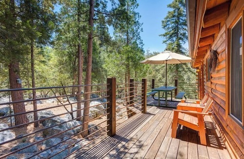 Fern Valley Cabin | This newer, spacious 2600 sq. ft 2-story log home is well insulated with thermostatically controlled central heating. There are 4 large bedrooms and the Master Suite is complete with a king size brass bed with a separate sitting area, 25" Color Tele