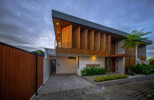 Tumbak Bayuh Bed & Breakfast | Three Bedroom Pool Villa - VIIV House by Soobali