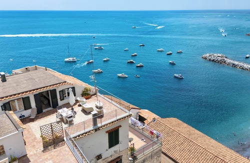 Amalfi House | Topfloor flat with Terrace & spectacular View