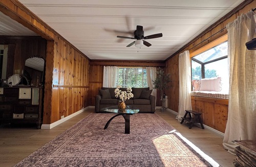 Twin Peaks Cabin | Tranquil 1-bedroom cabin in enchanting Twin Peaks perfect for getaway