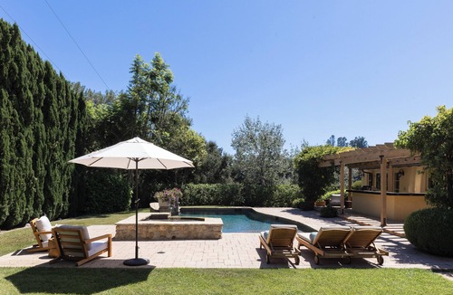 Eucalyptus Hill House | Tranquil Montecito Spanish, minutes to the beach, lower village and hiking