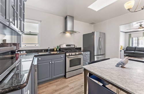 La Presa House | Tranquil Sunset Retreat 4-bedroom house in Spring Valley perfect for families