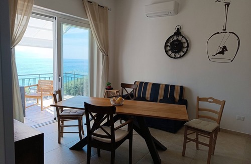 Villammare Apartment | Trilocale con terrazzo panoramico a 150 metri dal mare