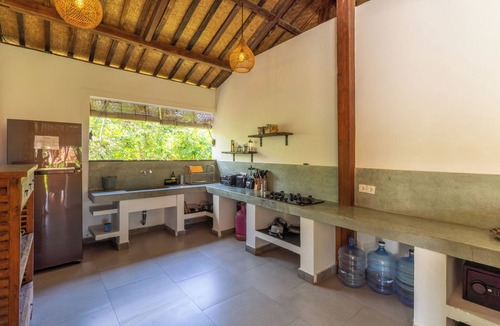 Uluwatu House | Tropical 2 BDR Joglo Villa Private Pool Heart of Uluwatu