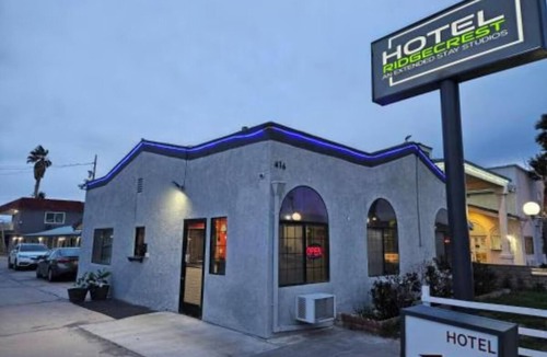 Ridgecrest Hotel | Two Rooms | Affordable & Comfortable Queen Beds Studio Explore Ridgecrest