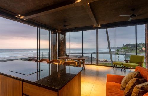 West Selemadeg Villa | Ultimate Beachfront Villa Cascade Balian