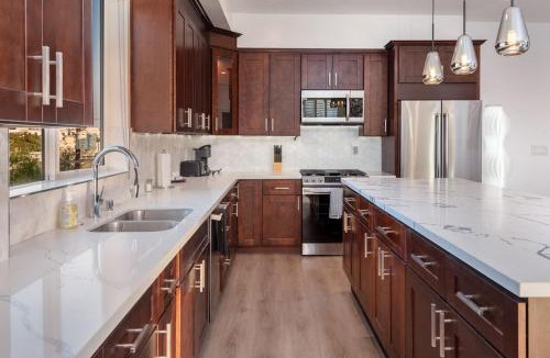 Pico - Robertson Apartment | Ultimate Luxurious Penthouse with Private Balcony