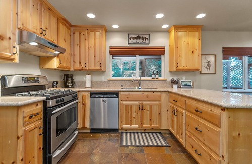Arnold Cabin | Upscale Mountain Chalet in Blue Lake Springs, Free Wifi/Cable, Gas Fireplace