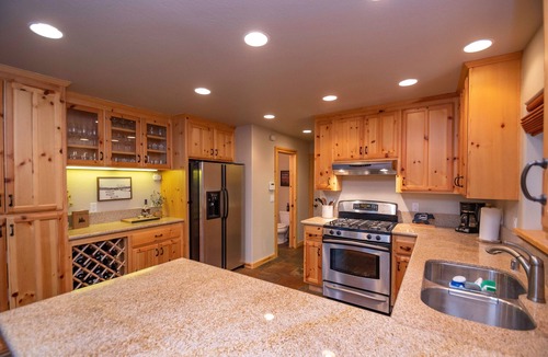 Arnold Cabin | Upscale Mountain Chalet in Blue Lake Springs, Free Wifi/Cable, Gas Fireplace