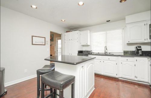 Valencia Villa | Valencia CA Stunning 3100 +sqft, 5Bed/5Bath home