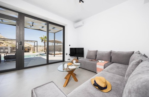 Kolymbia Villa | Villa 13 Zendo - Two Bedroom Villa, Sleeps 4
