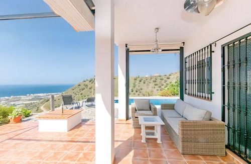 Sayalonga Villa | Villa 'Amapola' with Sea View, Private Pool and Wi-Fi