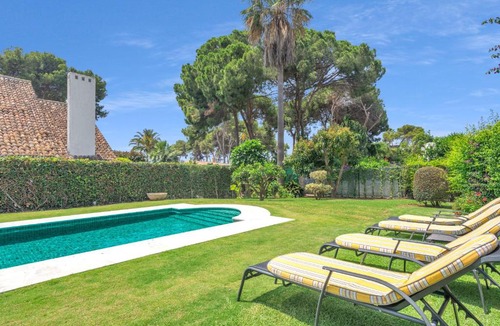 El Paraiso Villa | Villa Arin - Beachside Family Home by Finest Rentals
