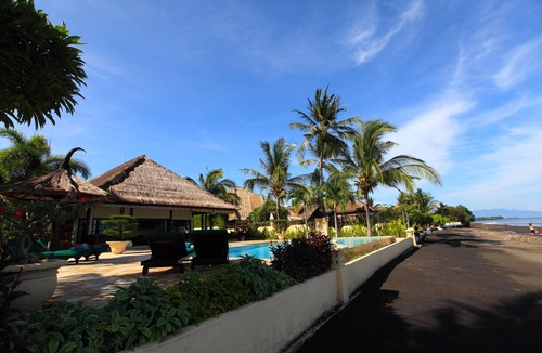 Dencarik Villa | Villa Bunga Melati - Bali Holiday Villa at the beach