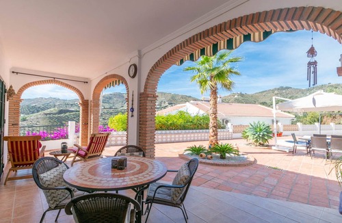 Canillas de Albaida Villa | Villa 'Casa Dini' with Mountain View, Wi-Fi and Air Conditioning