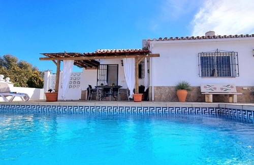 Torrox Villa | Villa "Casa La Paz" with Sea View, Pool & Wi-Fi