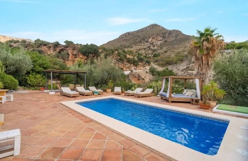 Los Cortijillos Villa | Villa 'Casa Siempre Verde' with Mountain View, Wi-Fi and Air Conditioning
